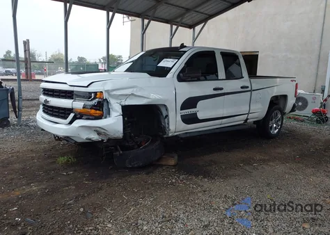 2018 Chevrolet Silverado 1500 Custom z USA, uszkodzony, nr VIN 1GCVKPEH4JZ207639